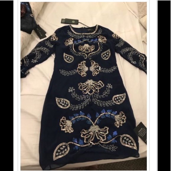 Blue needle and thread dress - Picture 7 of 8